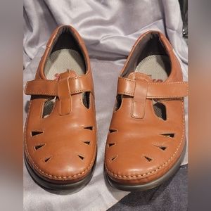 SAS Sz 9.5 M TriPad Comfort Brown Womens Cut Outs Hook & Loop Almond Toe